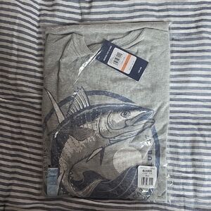 Izod Gray Short-Sleeve Crewneck Tee with Tuna Graphic